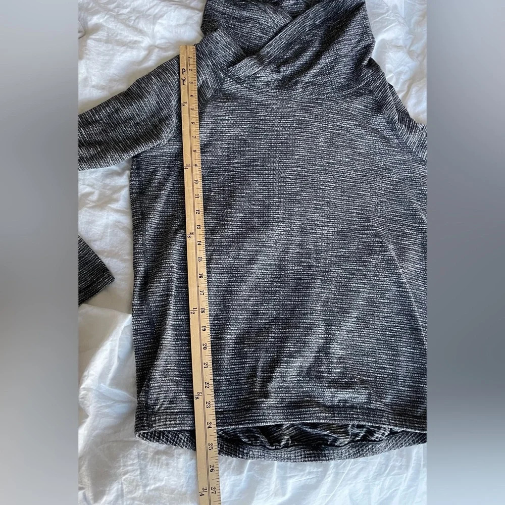 Lululemon Healthy Heart Pullover-Coco Pique Black Sz 6 - Picture 8 of 8